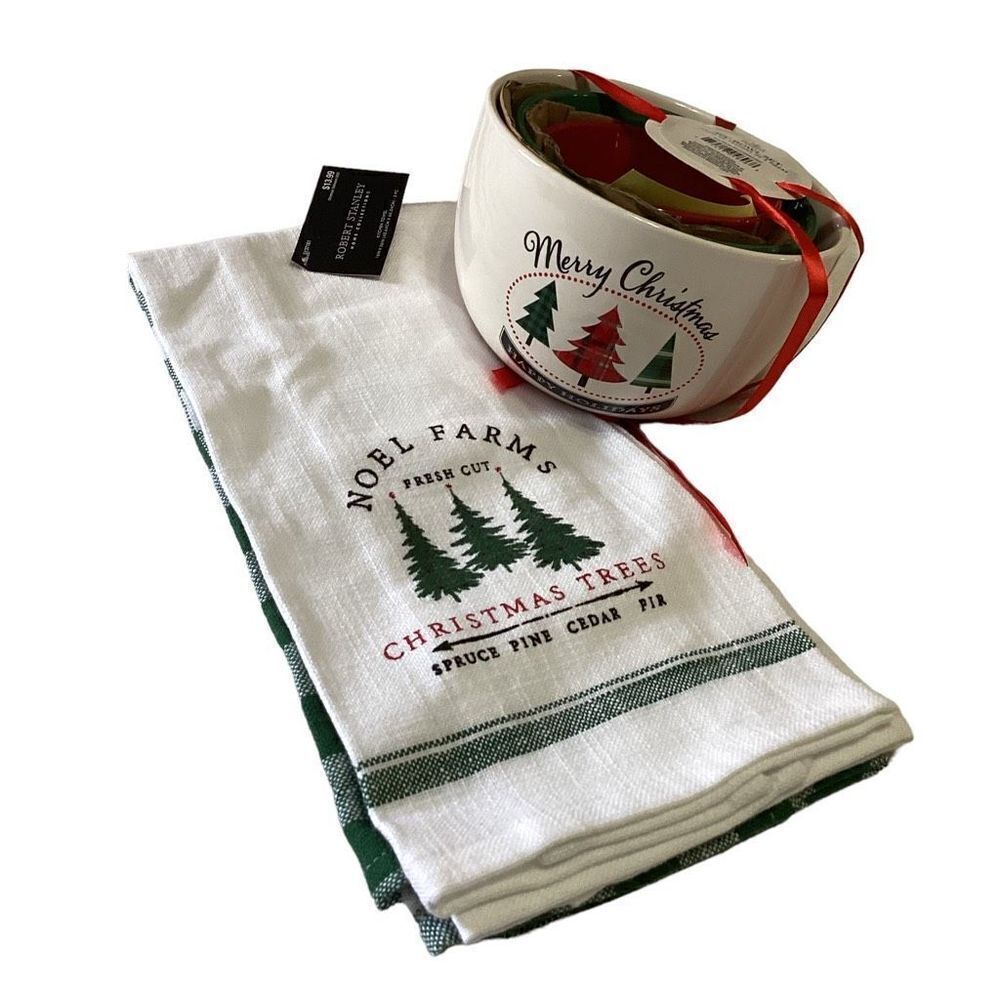 Merry Christmas 3 Bowl Set with 2 Robert Stanley Towels